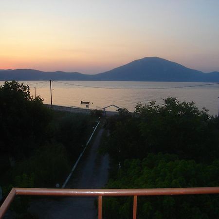 Apartments Skardoutsou Agiokampos (Evia) Exterior foto