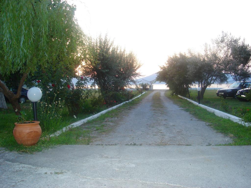 Apartments Skardoutsou Agiokampos (Evia) Exterior foto